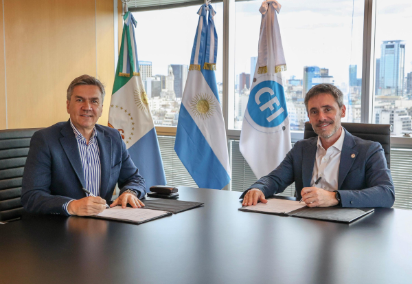 El gobernador Leandro Zdero con Ignacio Lamothe, titular del Consejo Federal de Inversiones (CFI).