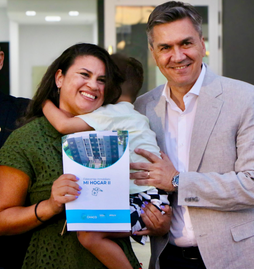 Entrega de viviendas en Chaco