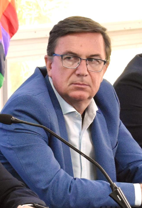 Livio Guti&eacute;rrez dijo que con lo que se paga de deudas heredadas de otros gobiernos, se podr&iacute;an hacer 200 km de rutas nuevas.