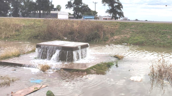 Rotura de el Segundo Acueducto del Chaco, producto de vandalismo, en cercanías de la ciudad de Sáenz Peña.