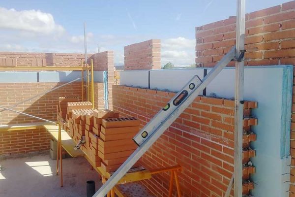 Alba&ntilde;iles de Charata piden al Municipio que se priorice la mano de obra local.