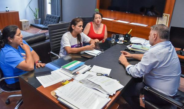 Cecilia Lea&ntilde;o, madre de Mar&iacute;a Luz Herrera, la joven juje&ntilde;a desaparecida el pasado 26 de septiembre del 2023, fue recibida por el ministro de Gobierno, Jorge G&oacute;mez.