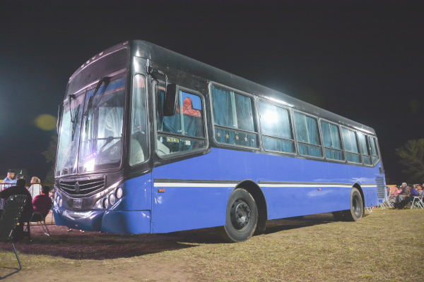 La unidad donada que permitir&aacute; el traslado de estudiantes de Mes&oacute;n de Fierro hacia los institutos terciarios de la zona.