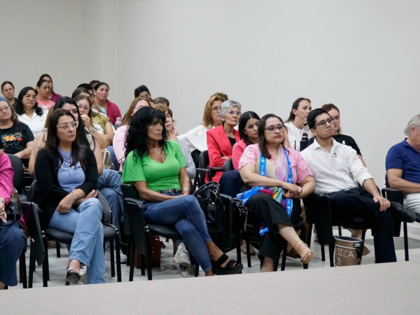 Charla sobre el C&aacute;ncer de mama organizado por Alcec Charata