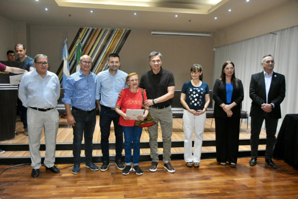 Entrega de títulos de propiedad en Sáenz Peña.