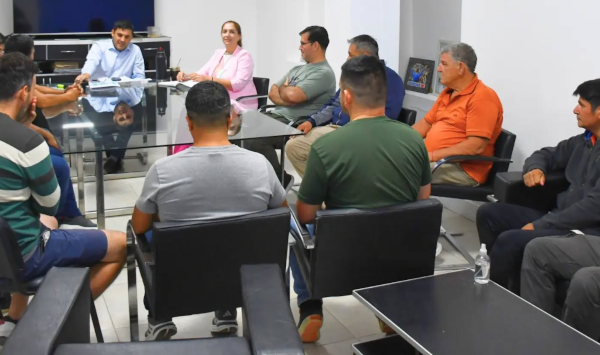 Reuni&oacute;n en intendencia de General Pinedo.