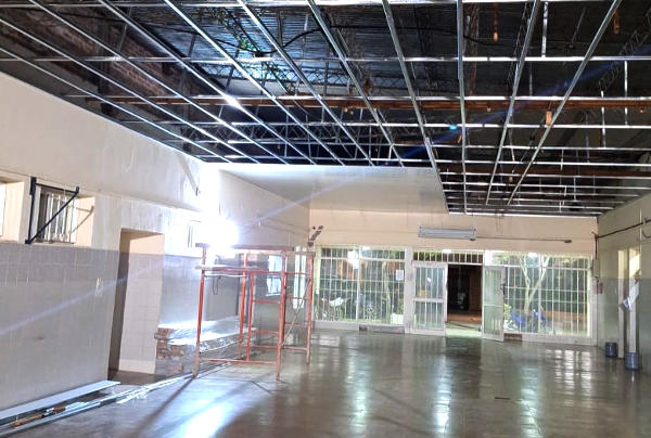 Obras en marcha en el edificio del Colegio Comercial de Charata.