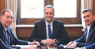 Reunión de Leandro Zdero con funcionarios del Gobierno de Milei.