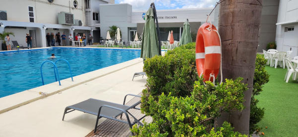 Acto de bendici&oacute;n de las aguas del natatorio de Asociaci&oacute;n Italiana de Charata.